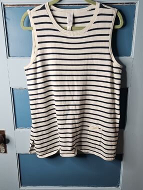 Wynne Layers Striped Sleeveless Tank Top Sweater - Navy & White Large